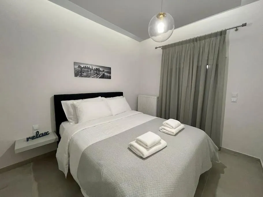 סלוניקי The Red Apartment יוון